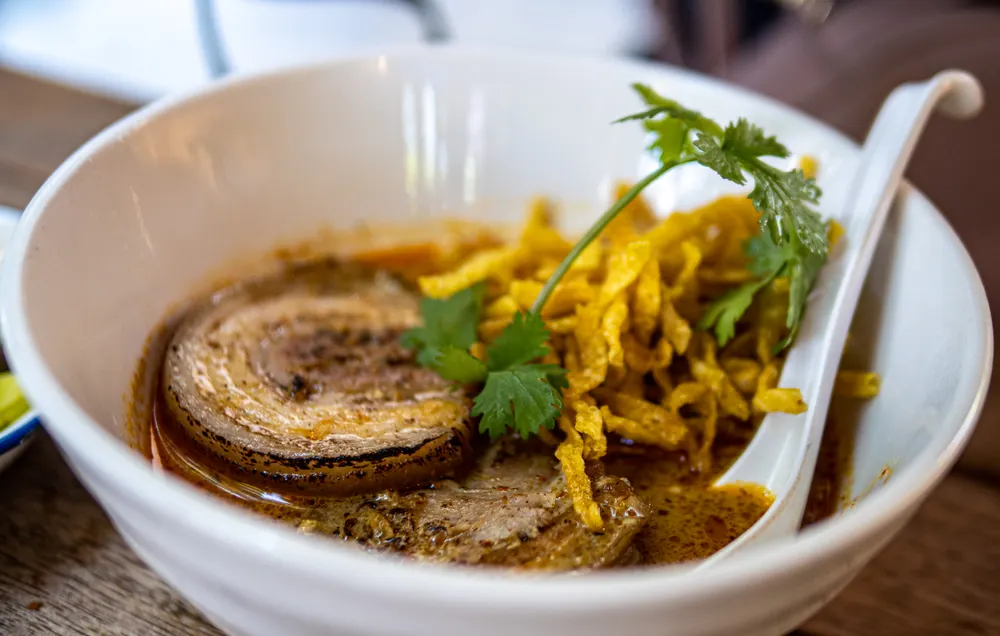 Khao piak sen