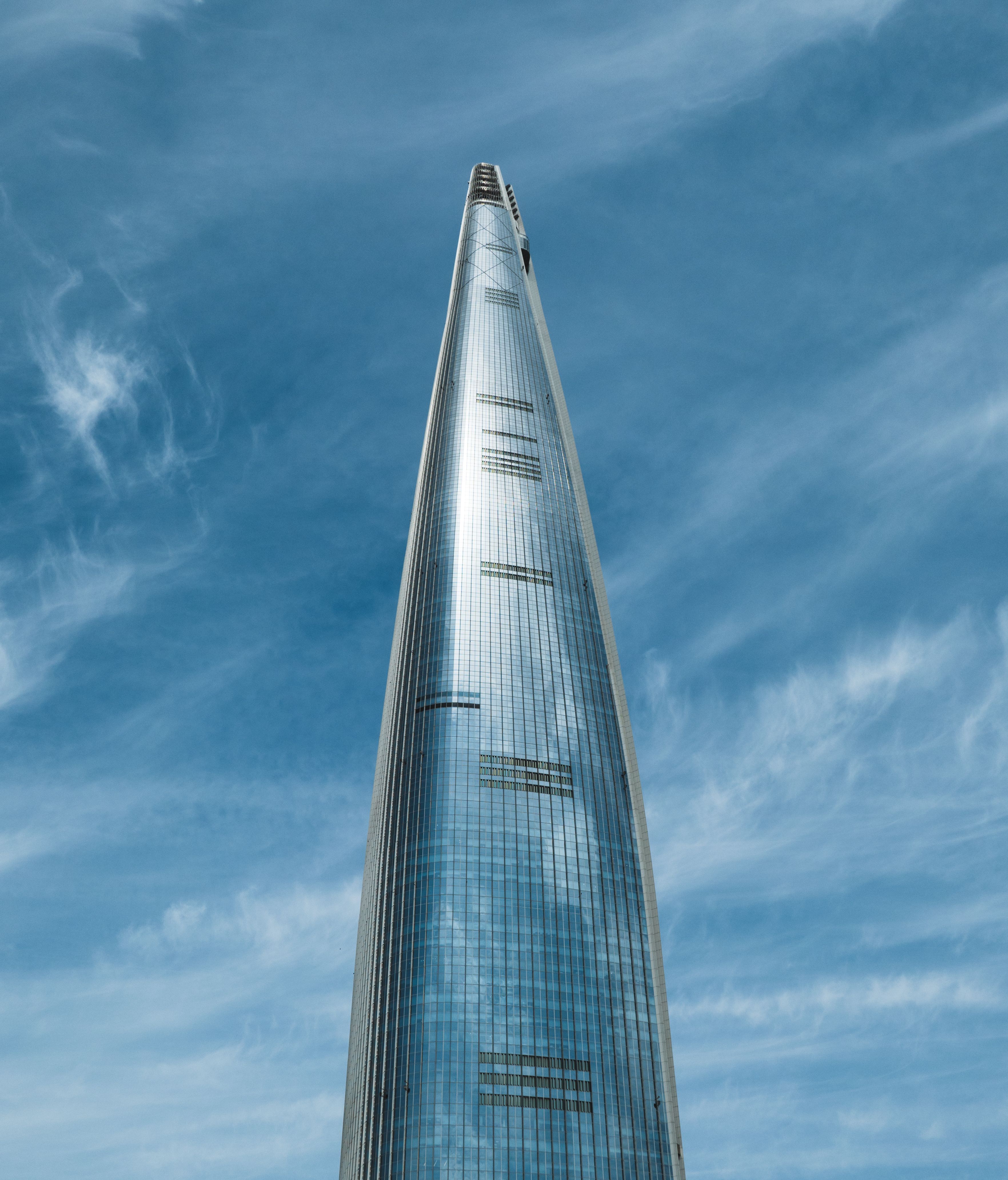 Lotte World Tower Seoul menjadi lokasi Seoul Sky Observatory di kawasan Jamsil