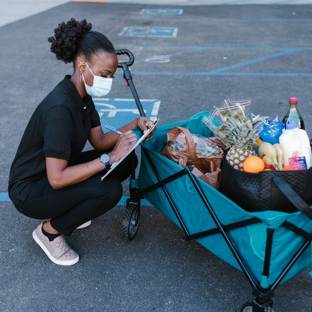 Nantgaredig — student move with boxes and a van