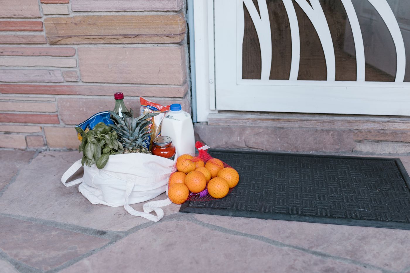 Grocery bag delivered to the doorstep within minutes