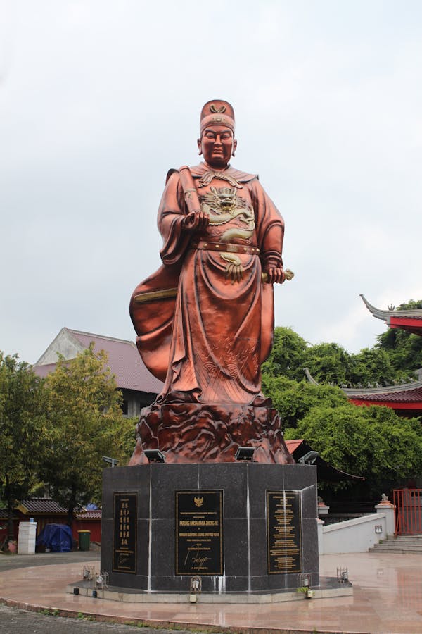 Statue of Admiral Zheng He in Sam Poo Kong Temple
