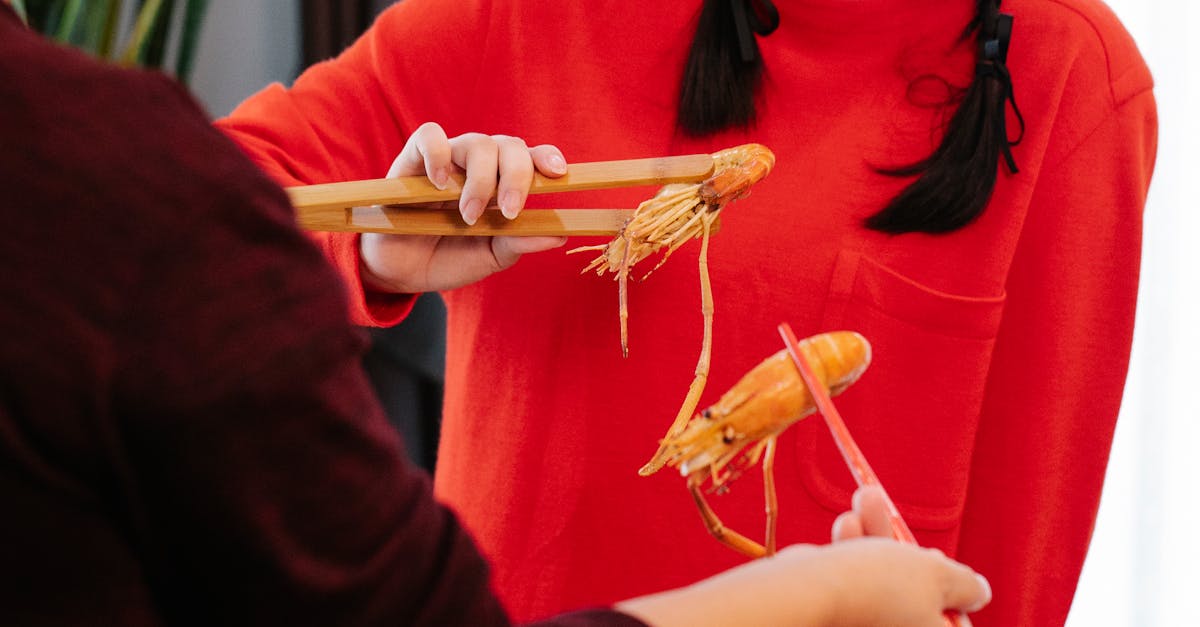 中年3|李金凱與劉洋品嘗地道海鮮 私下生活曝光靠二姐照顧餵食