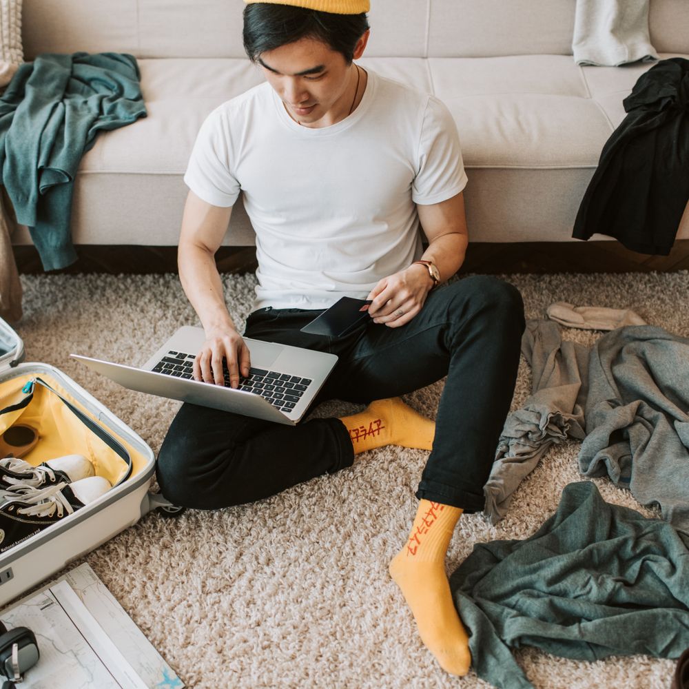 Bedfont — student move with boxes and a van