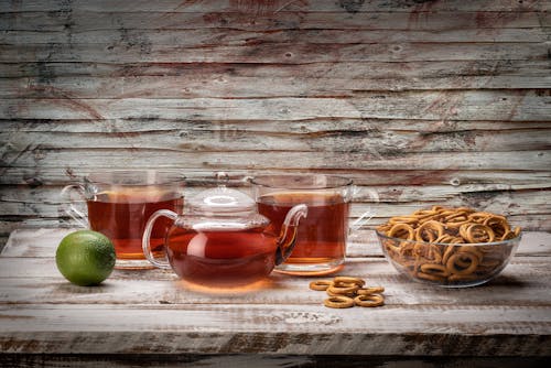 bezplatná Základová fotografie zdarma na téma čaj, čajová konvice, dřevěný stůl Základová fotografie