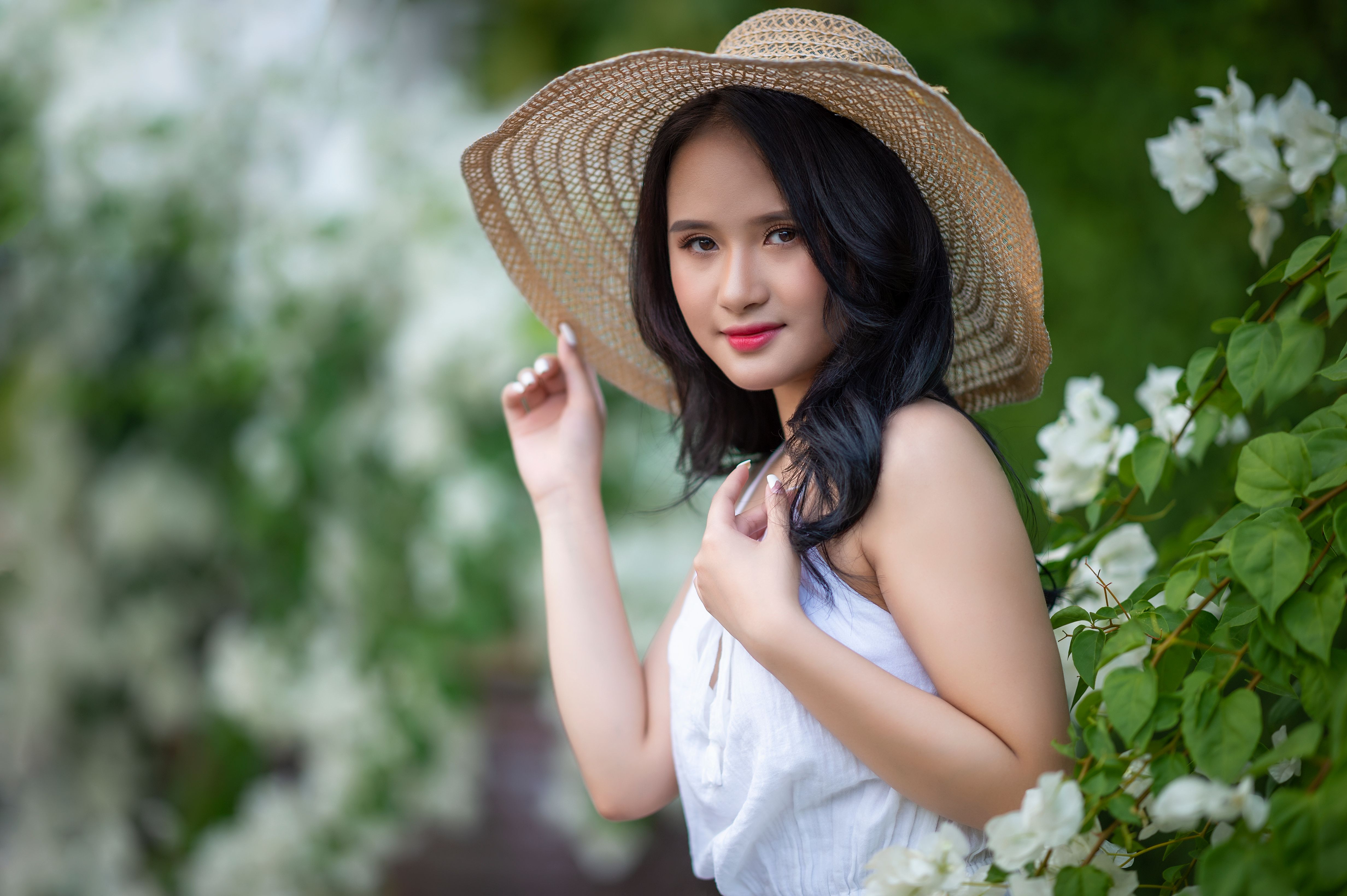 Woman Wearing Brown Hat · Free Stock Photo