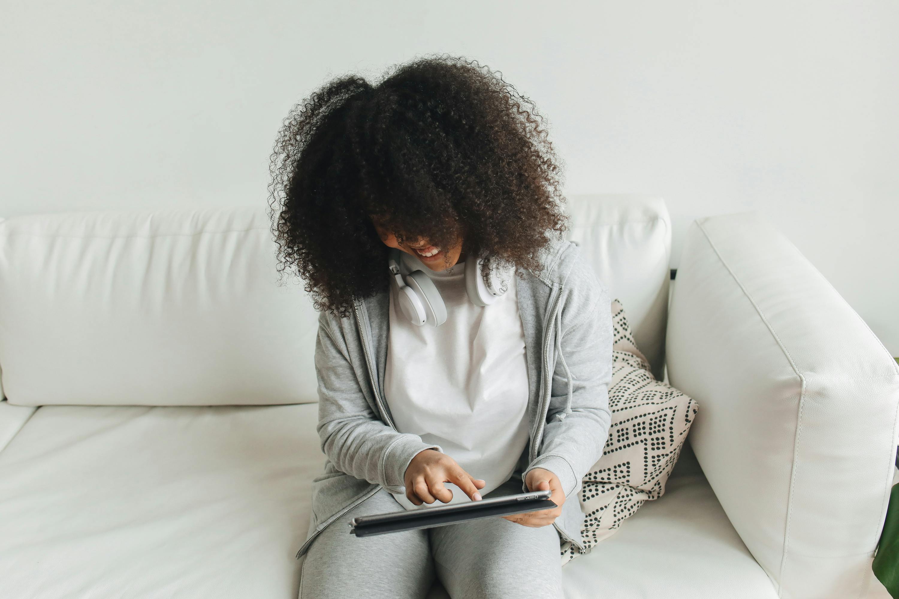 Study Finds Digital Therapy App Improves Student Mental Health | Newswise — Photo by Polina Tankilevitch on Pexels