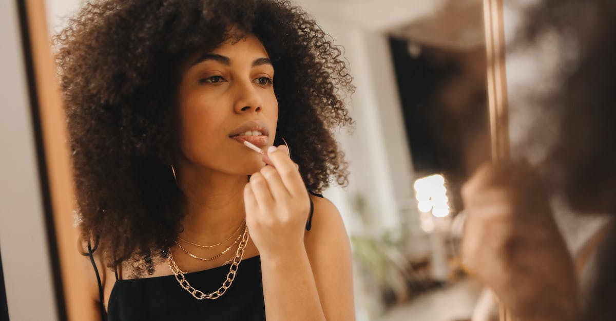 How to get bigger lips at home naturally