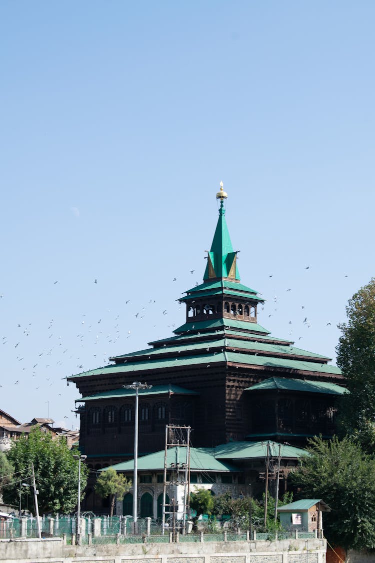 The Shah E Hamdam Mosque In Kashmir 