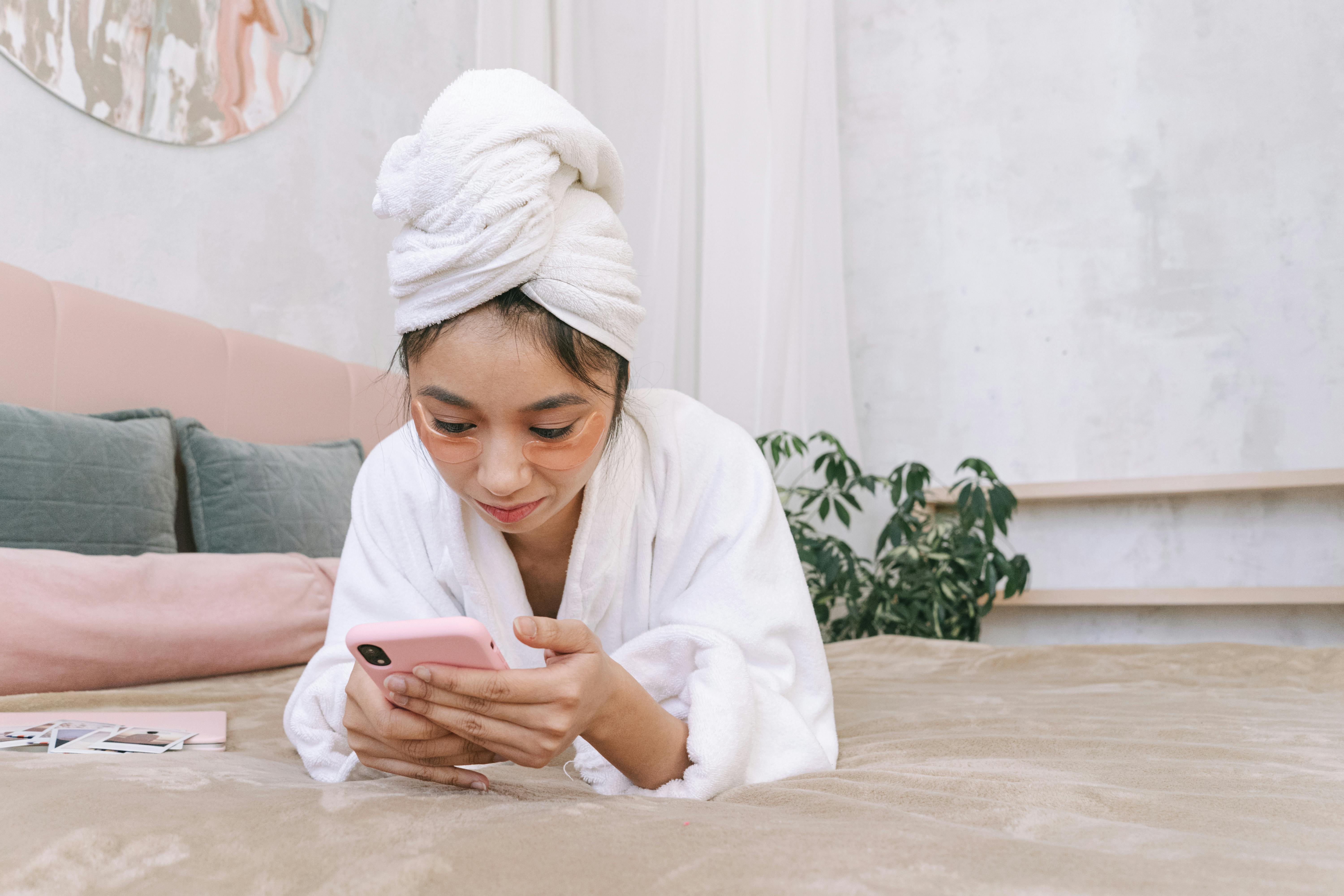 Say bye to doomscrolling, experts say these grandma hobbies and crafts are trending — Photo by Ivan S on Pexels