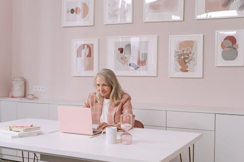 Kostenloses Stock Foto zu arbeiten, büro, büro-interieur