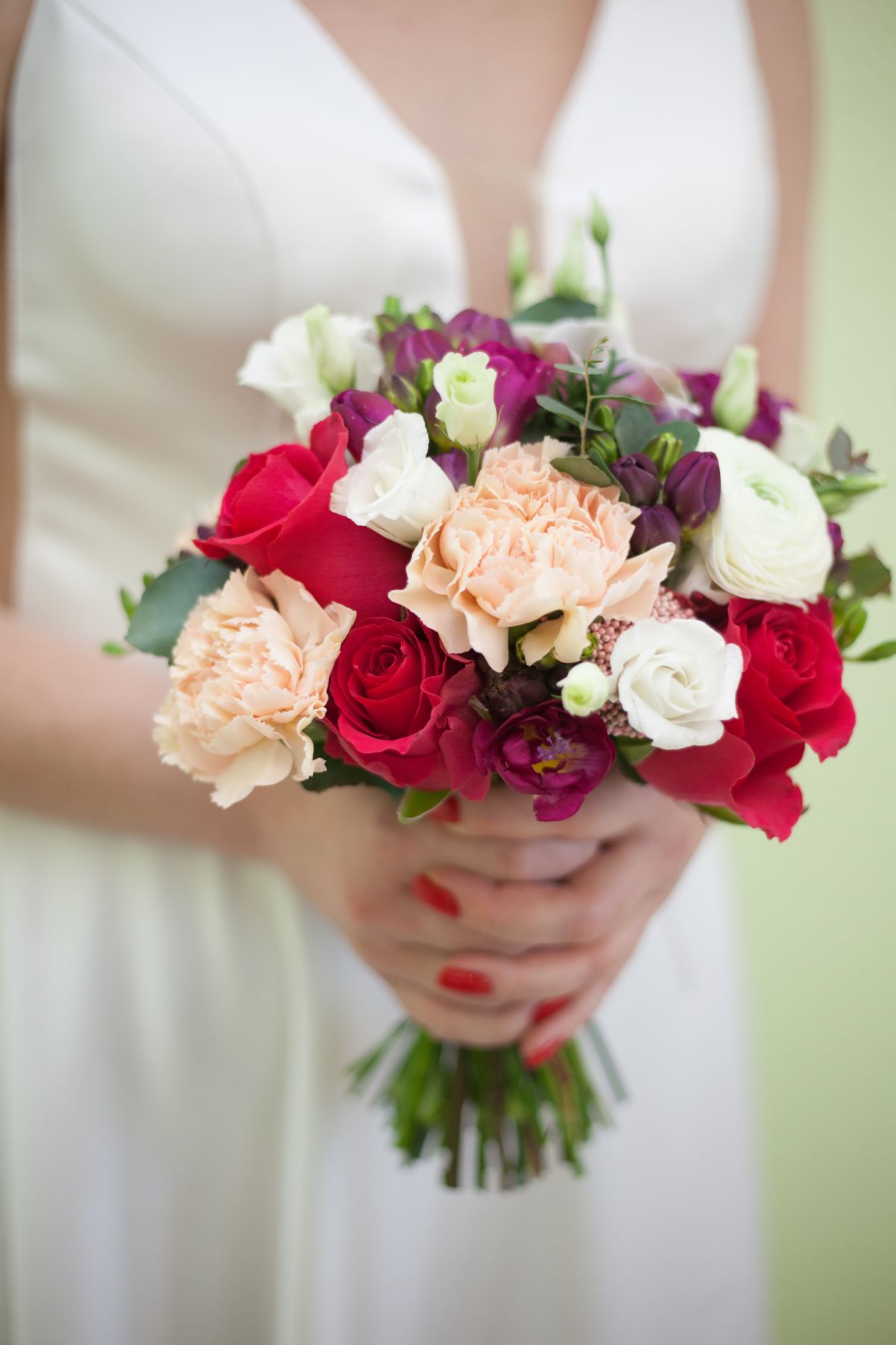Round fuzzy wire bridal bouquet shape