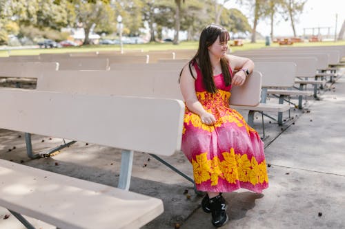 공원, 꽃무늬 드레스, 다운 증후군의 무료 스톡 사진