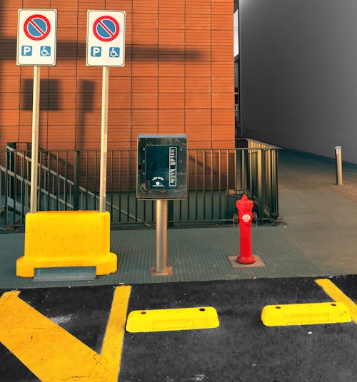 免费 停車場, 標誌, 消防栓 的 免费素材图片 素材图片