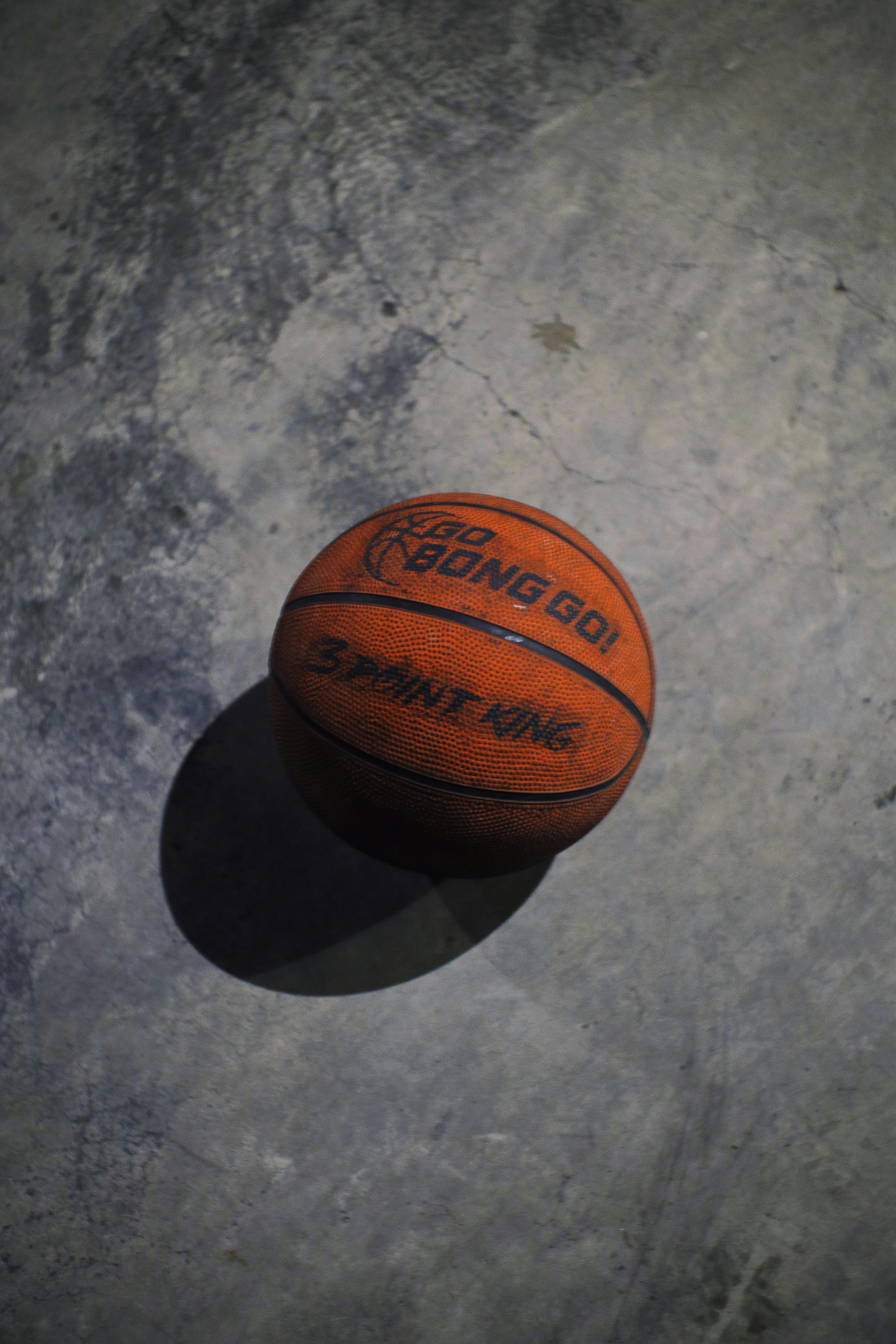 20+ Basketball Court Basketball Sport Overcast Schoolyard Stock