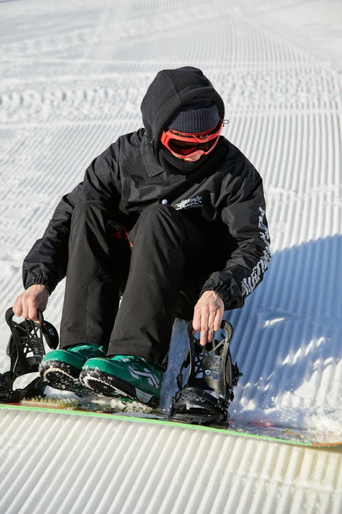 Gratis Immagine gratuita di abbigliamento invernale, fare snowboard, neve Foto a disposizione