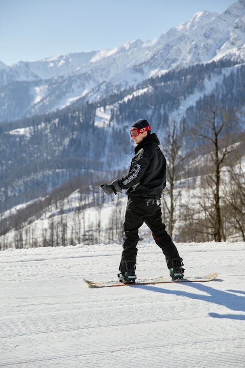 Základová fotografie zdarma na téma hory, jízda, jízda na snowboardu