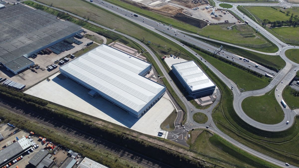 Nave industrial en Los Montesinos