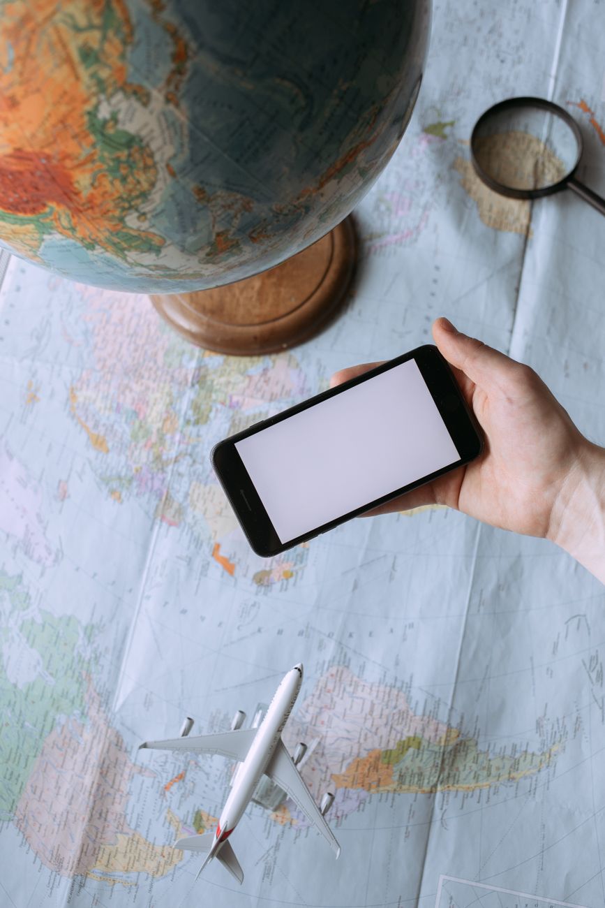 How Saily's Seasonal Data Plan Discounts Helped Travelers Save 40% on Peak Season Data Costs