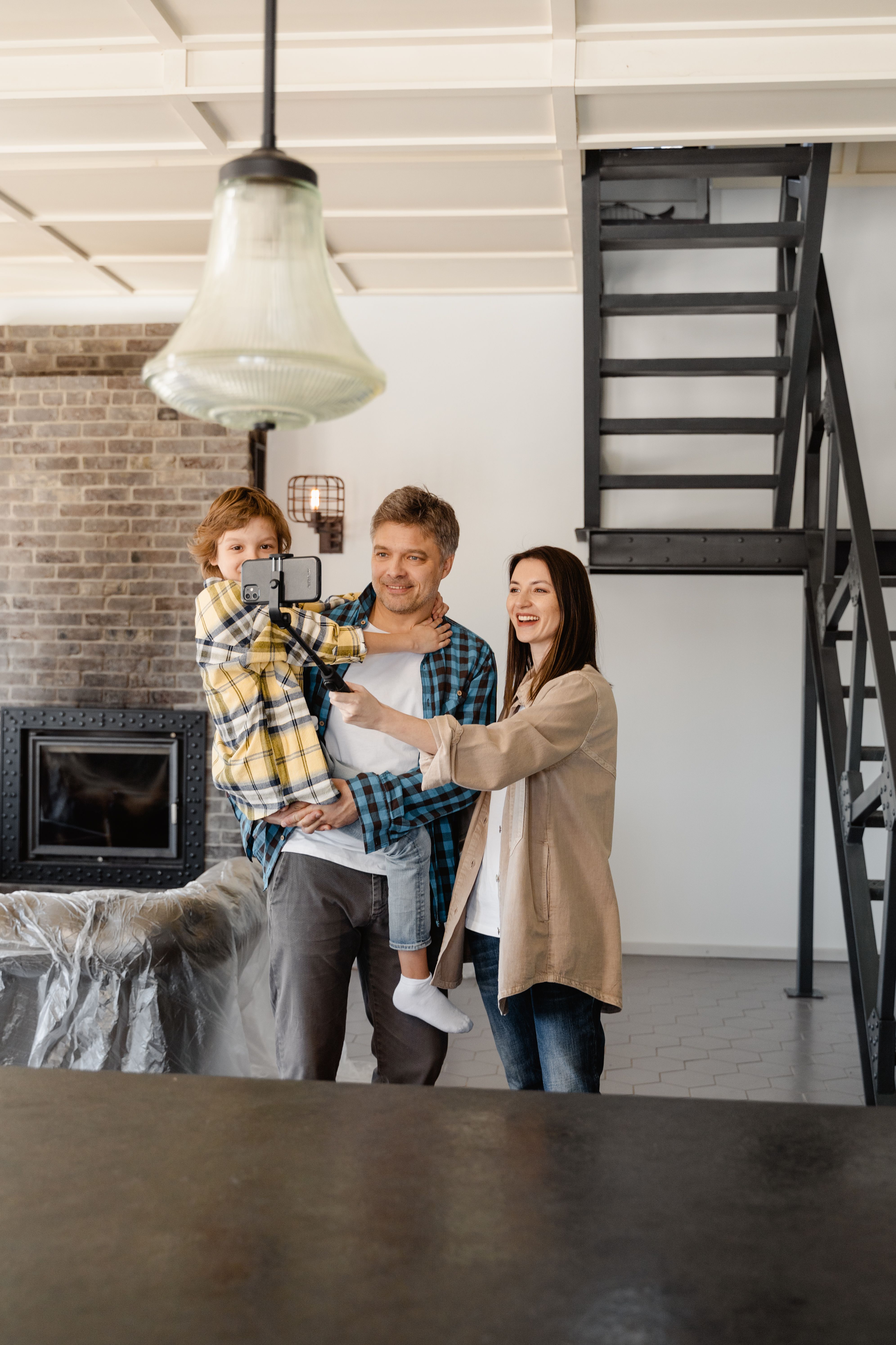 Famille emménageant dans un logement