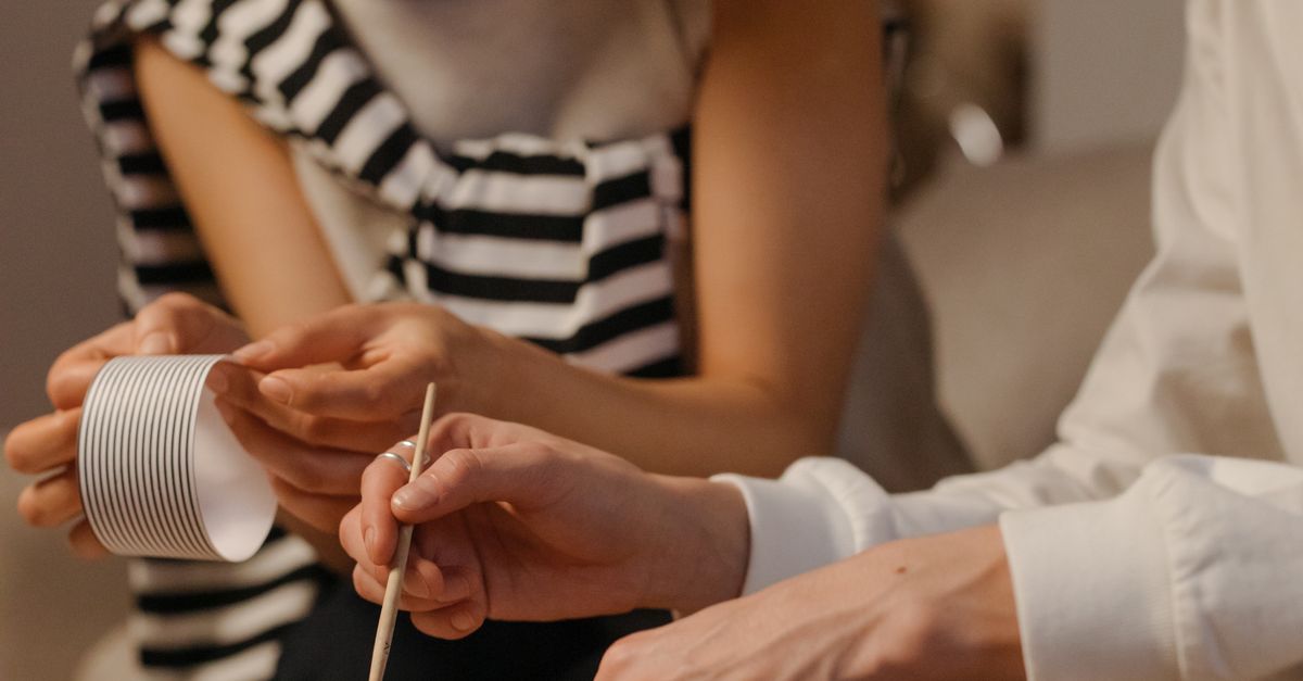 Ladies Making Women Making Craft Project in Living Room · Free Stock Photo