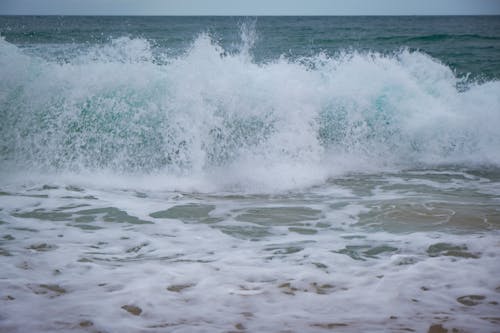 Gratis stockfoto met botsen, golven, oceaan Stockfoto