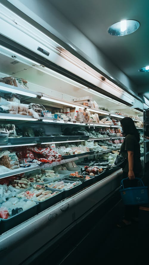 Foto profissional grátis de adquirir, alimento, anônimo