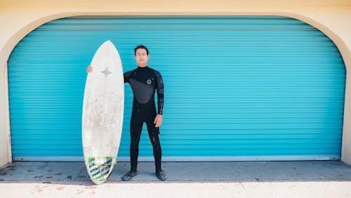 Gratis lagerfoto af californien, holde, kigger på kameraet