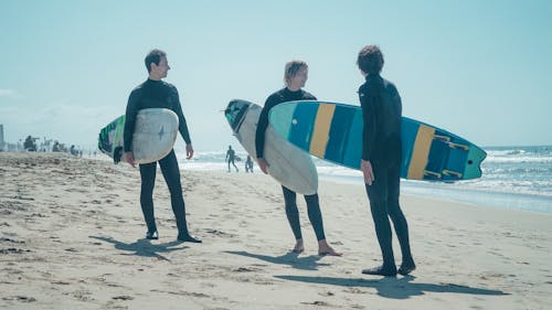 Best Coastal Spots for Surfing Before Fall Winds Arrive