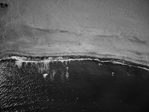 Бесплатное стоковое фото с Аэрофотосъемка, берег, волны