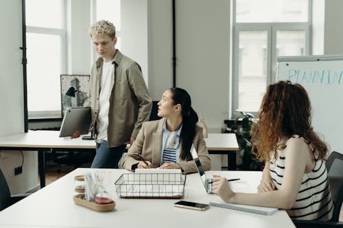 Kostenloses Stock Foto zu arbeiten, asiatisch, brainstorming