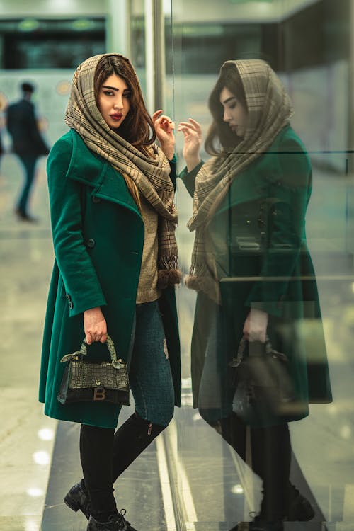 Gratis Fotos de stock gratuitas de abrigo, bonito, bufanda Foto de stock
