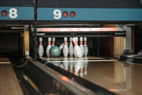 Gratis arkivbilde med ball, bowling, bowling pins Arkivbilde