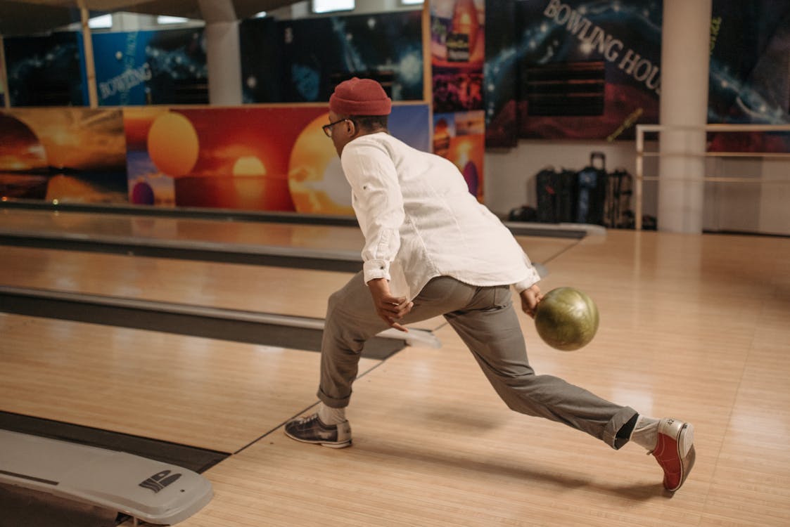 Bowling stance from sideways