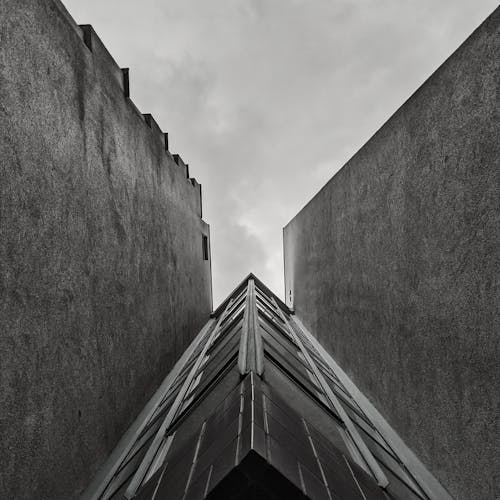 Безкоштовне стокове фото на тему «архітектурний, Будівля, відтінки сірого»