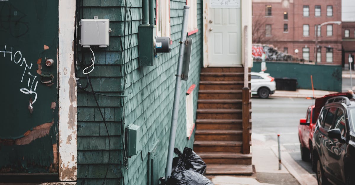 How to get burnt plastic smell out of house
