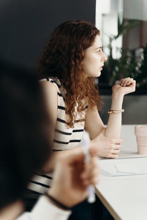 Gratis stockfoto met brainstormen, kantoor, mevrouw