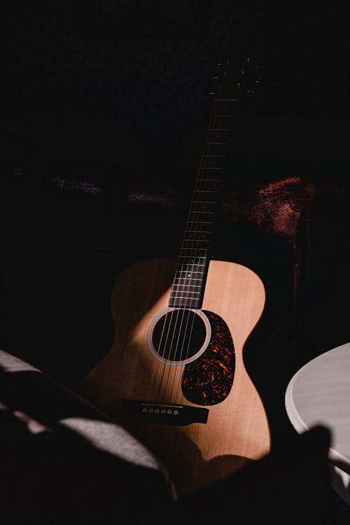 Gratis stockfoto met akoestische gitaar, detailopname, gitaar Stockfoto