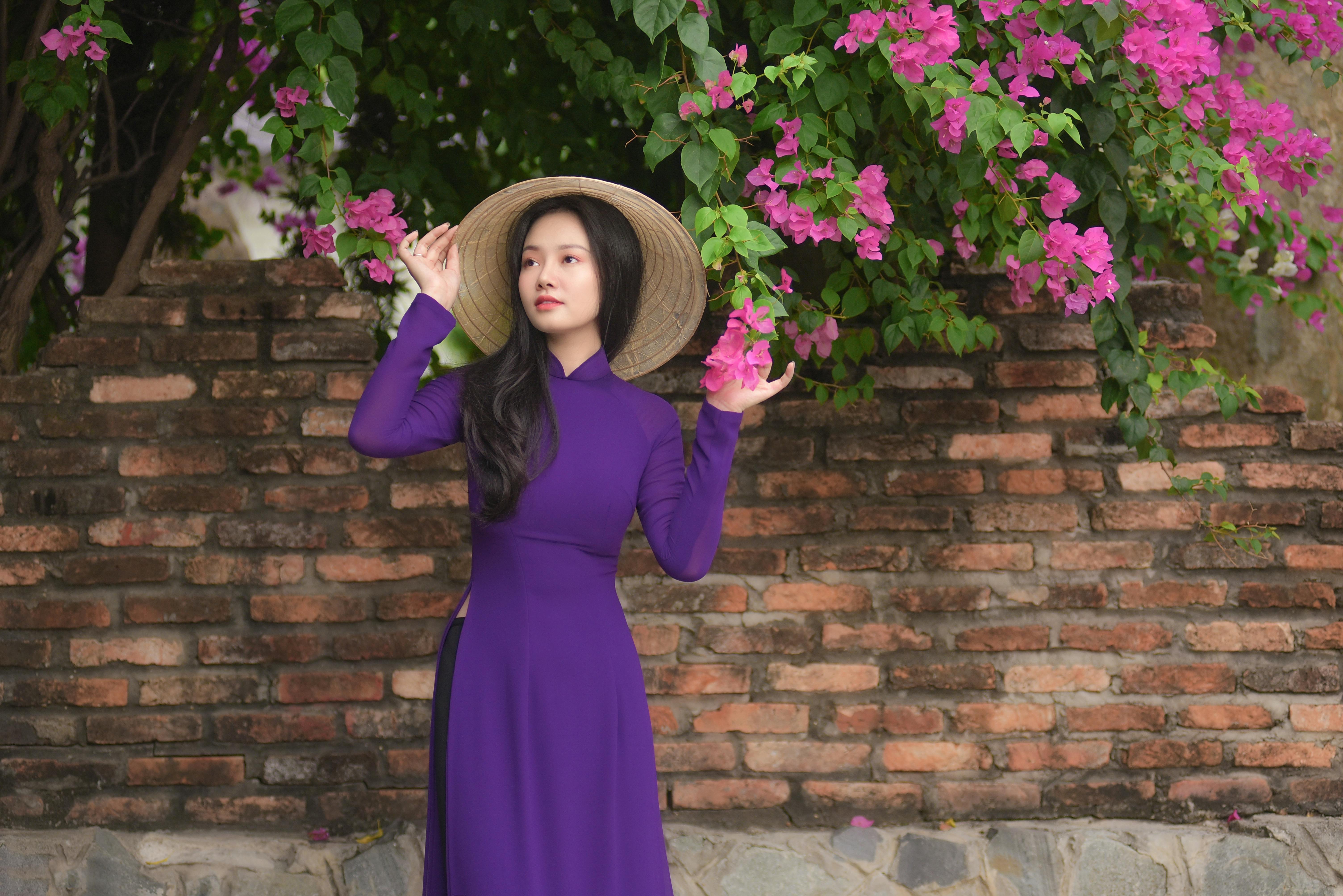 Beautiful Girl in a Gorgeous Purple Dress Standing Under a Tree Stock Photo  - Image of lady, fashion: 78425226