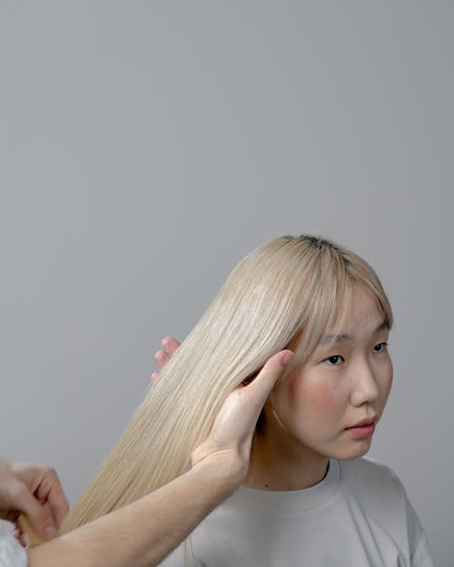 Darmowe zdjęcie z galerii z azjatka, blond, fryzjer