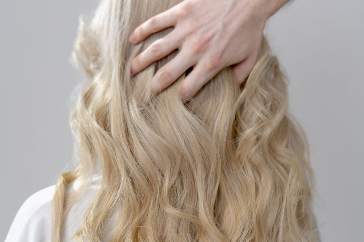Curtain Bangs: Pony Frisur Guide vom Coiffeur St. Gallen