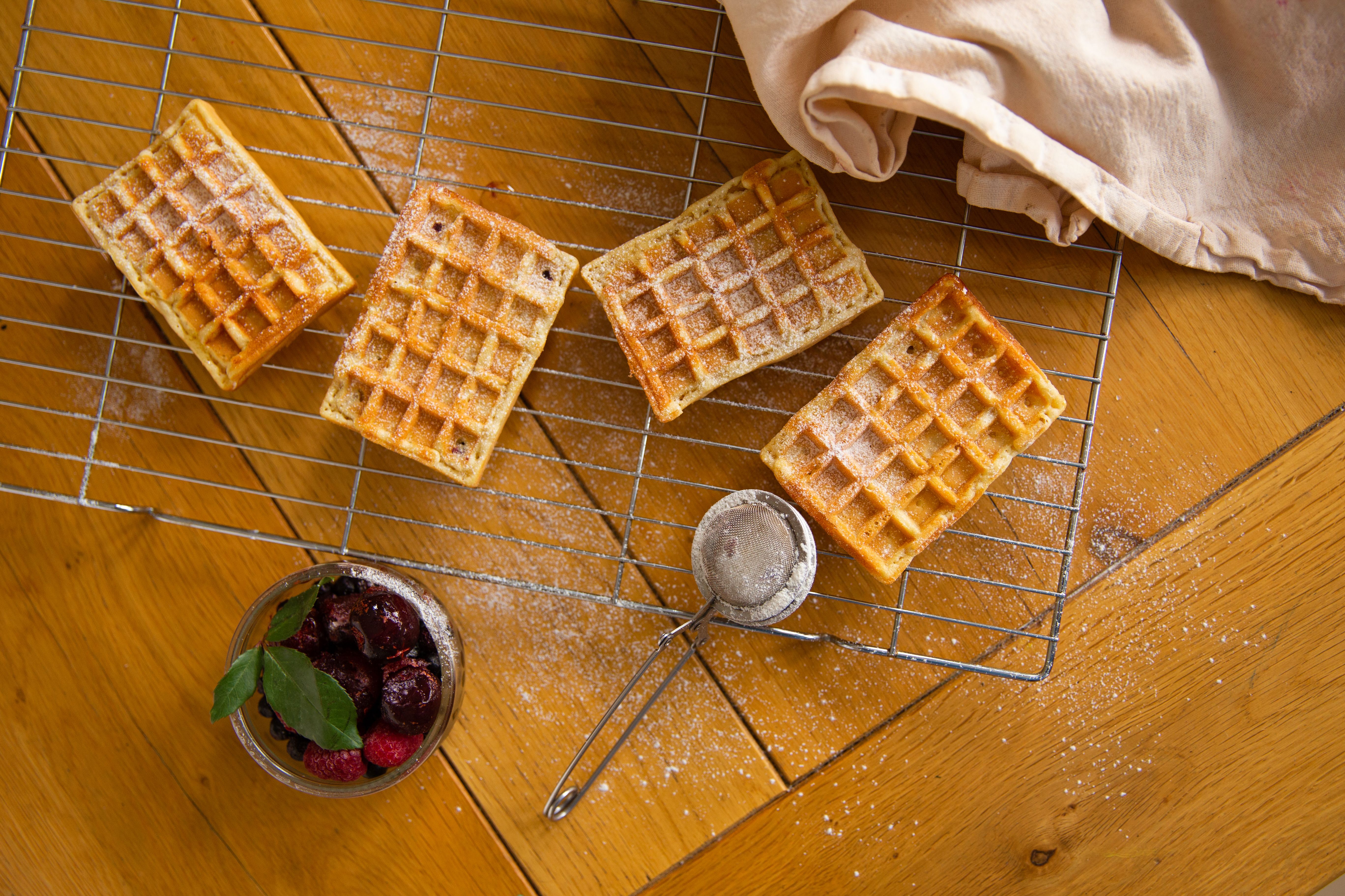 Cinnamon Waffles with Crispy Bacon