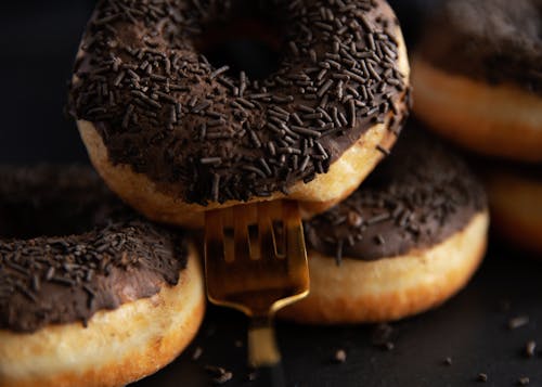 Gratis stockfoto met chocolade, detailopname, donut