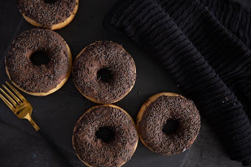 Kostenloses Stock Foto zu dessert, donuts, essen