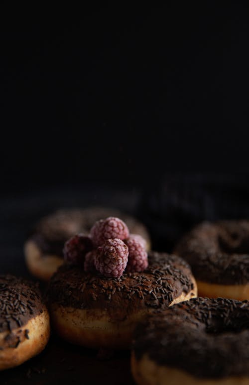 Gratis stockfoto met chocolade, detailopname, donuts