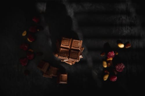 垂直拍摄, 巧克力棒, 甜食 的 免费素材图片