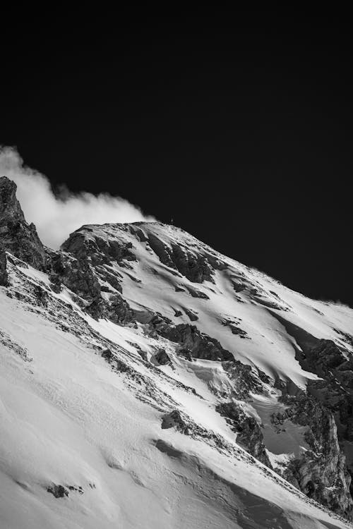 Darmowe zdjęcie z galerii z czarny i biały, góra, krajobraz