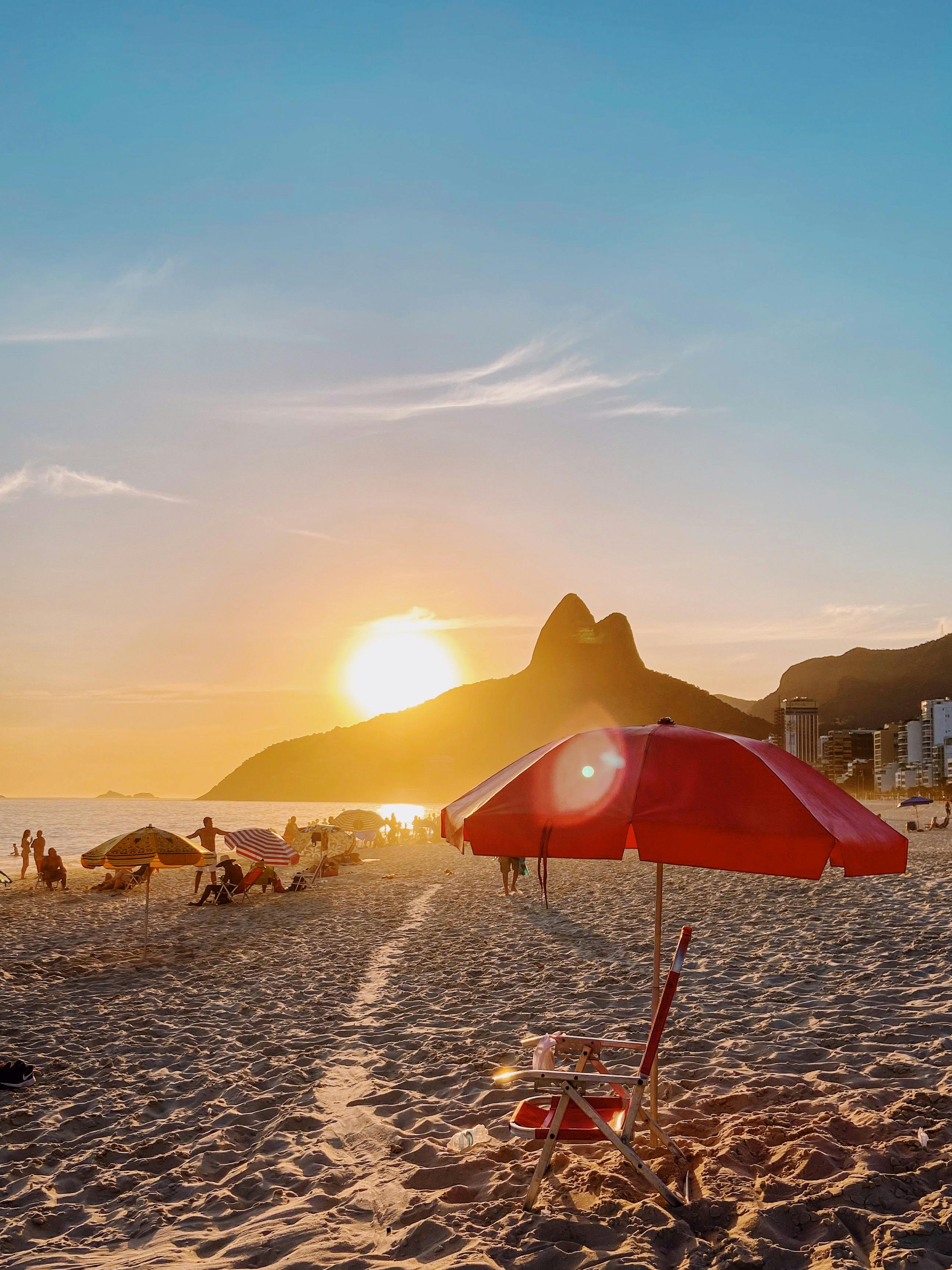 IPO क्या है और इसमें निवेश कैसे करें? (शुरुआती गाइड 2025)