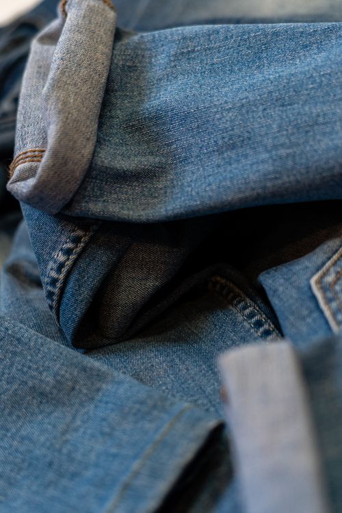 Rolled denim cuffs in soft daylight — Enric Cruz López on Pexels