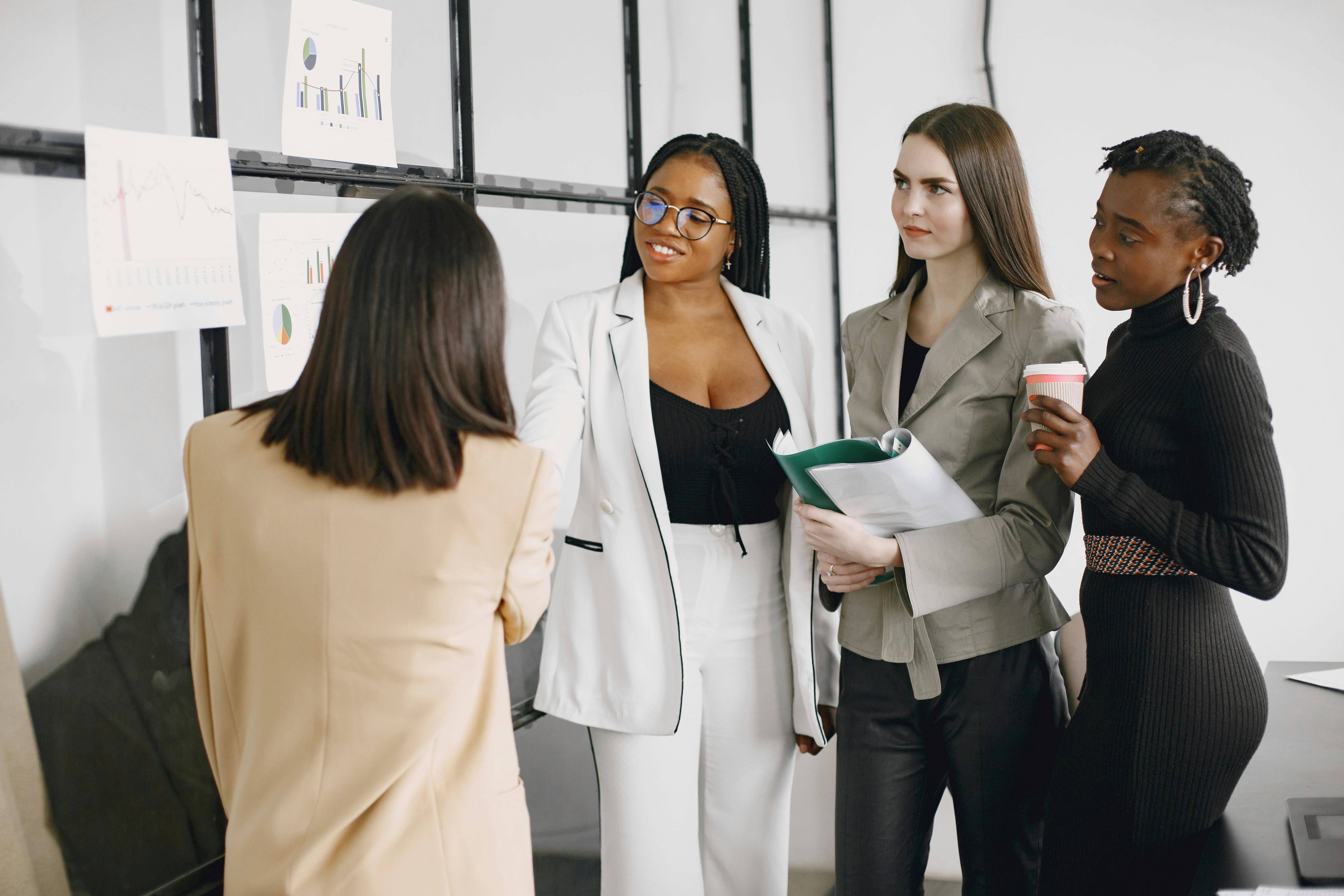 Building financial independence for women through financial literacy — Photo by Gustavo Fring on Pexels