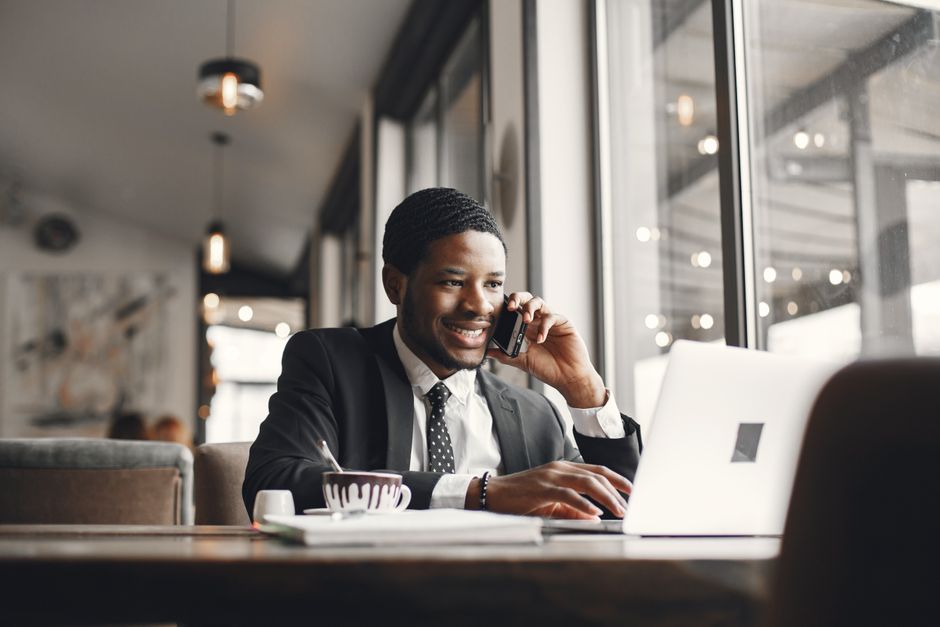 businessman laptop networking office